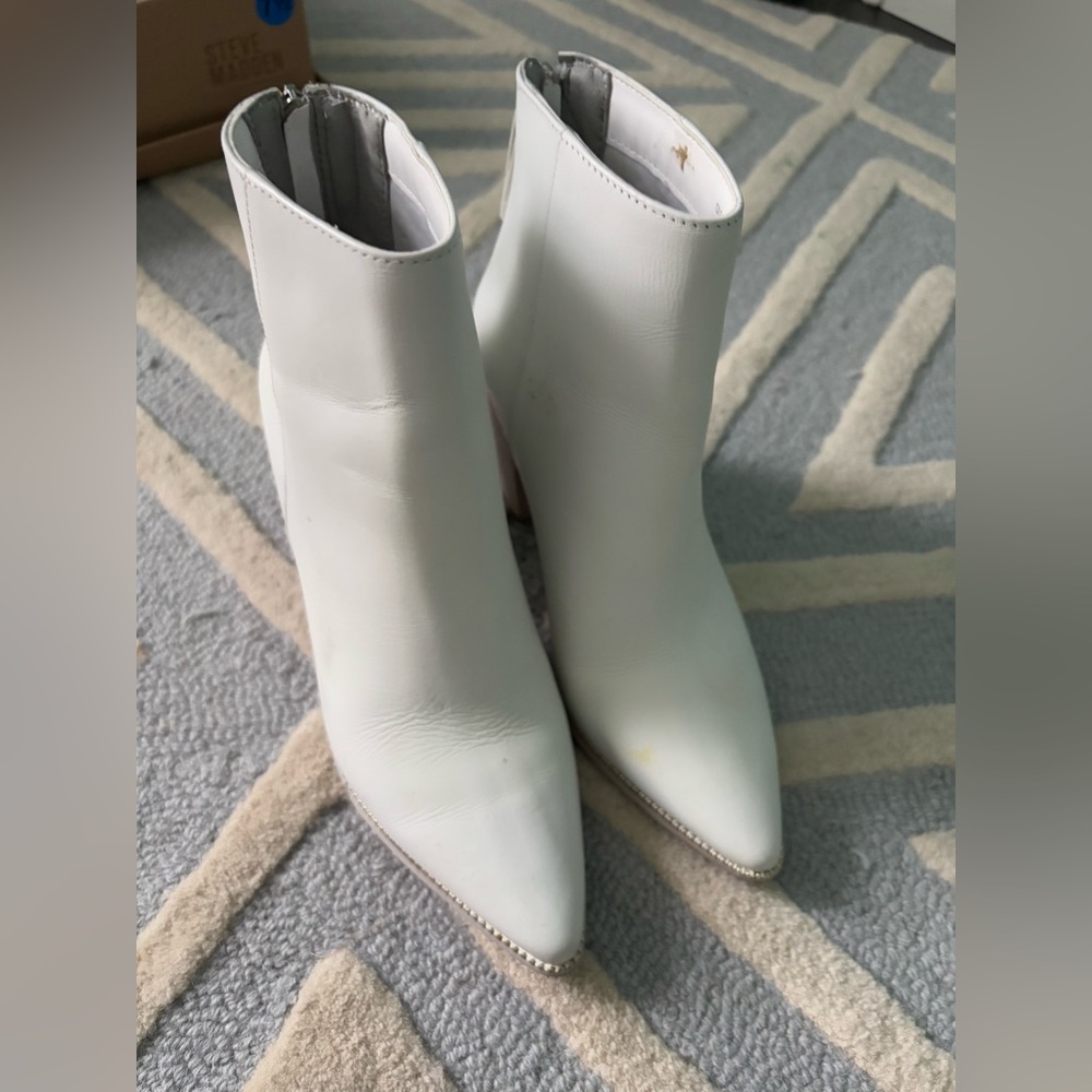 White booties - Picture 4 of 7